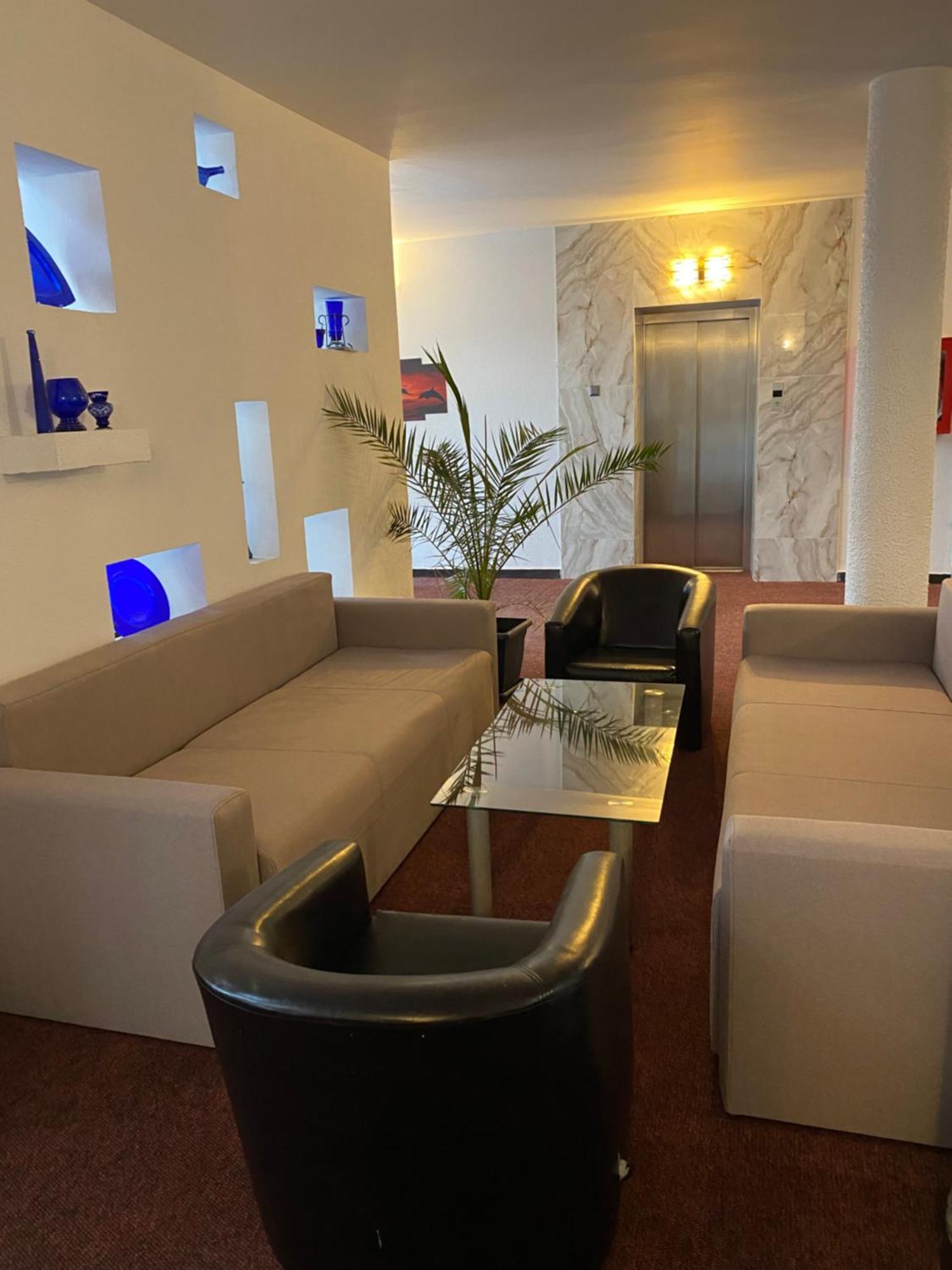 אפורי סוד Hotel Cosmos מראה חיצוני תמונה