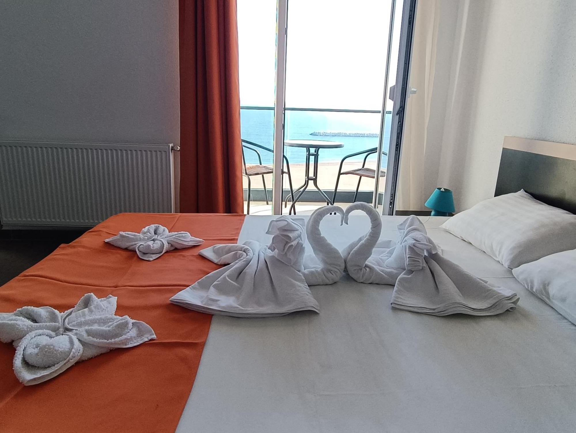 אפורי סוד Hotel Cosmos מראה חיצוני תמונה