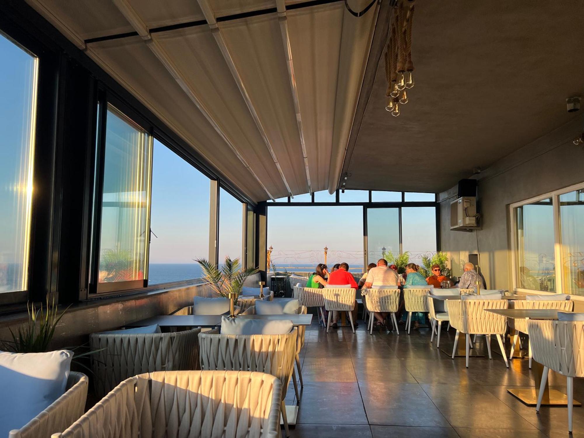 אפורי סוד Hotel Cosmos מראה חיצוני תמונה