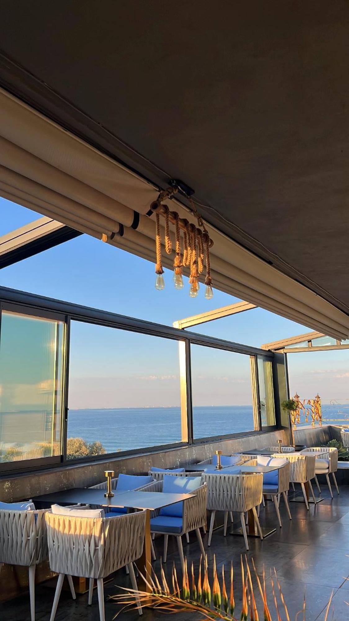 אפורי סוד Hotel Cosmos מראה חיצוני תמונה