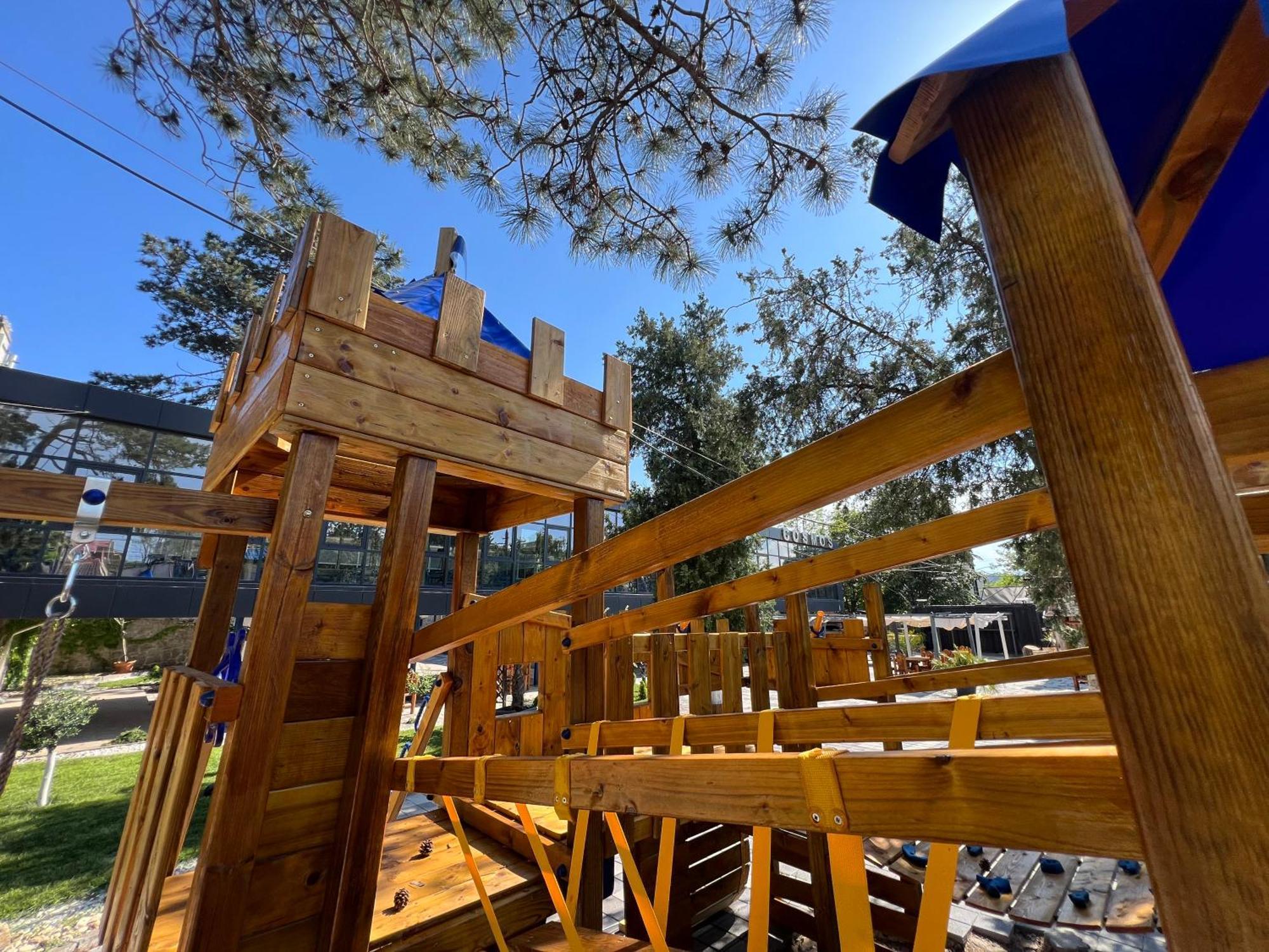 אפורי סוד Hotel Cosmos מראה חיצוני תמונה